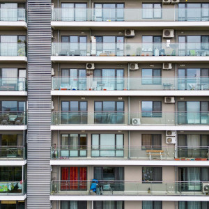 Otturazione scarichi condominiali: cause, segnali e interventi risolutivi per impianti complessi